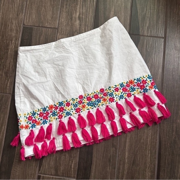 Tularosa x Revolve Millie Embroidered Tassel Mini Skirt in White Sz XL - Picture 2 of 8
